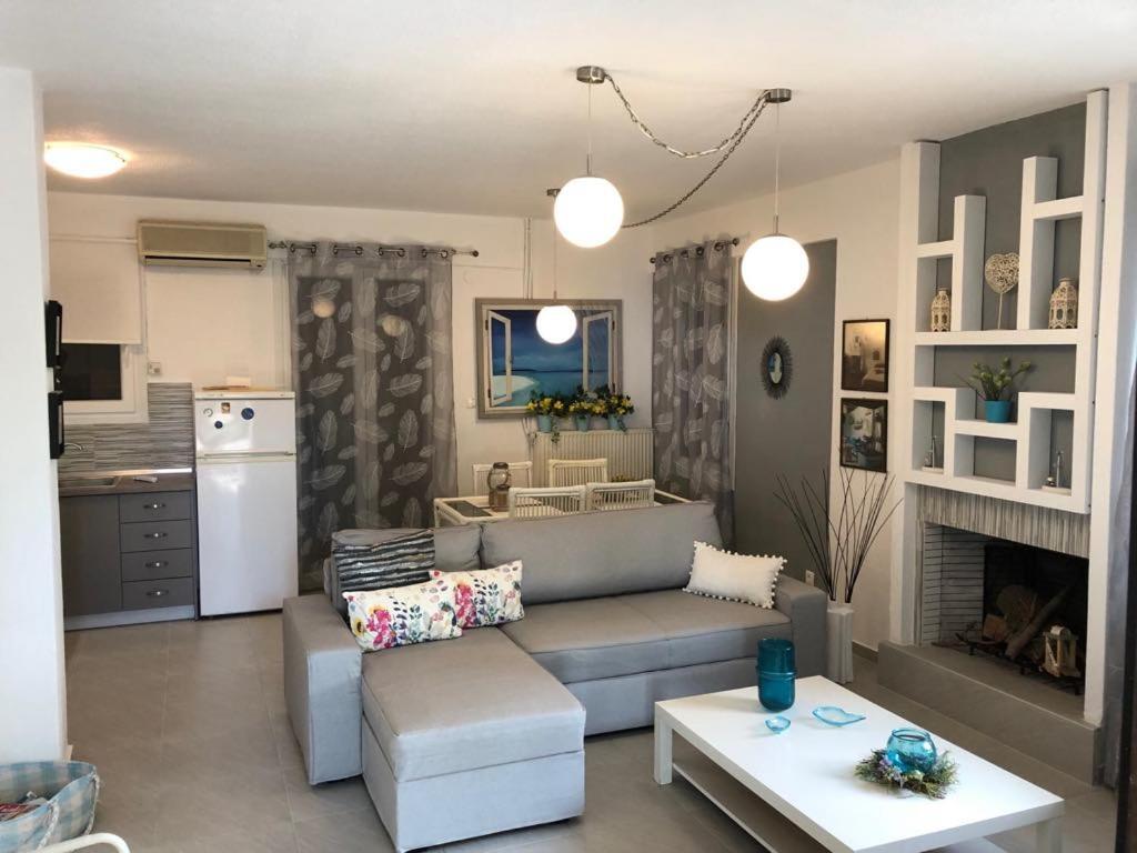 Sofia'S Pearl Beachfront Maisonette Nea Kallikrateia Exterior photo