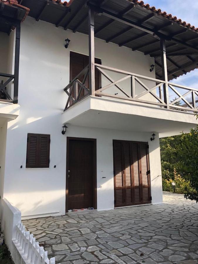 Sofia'S Pearl Beachfront Maisonette Nea Kallikrateia Exterior photo