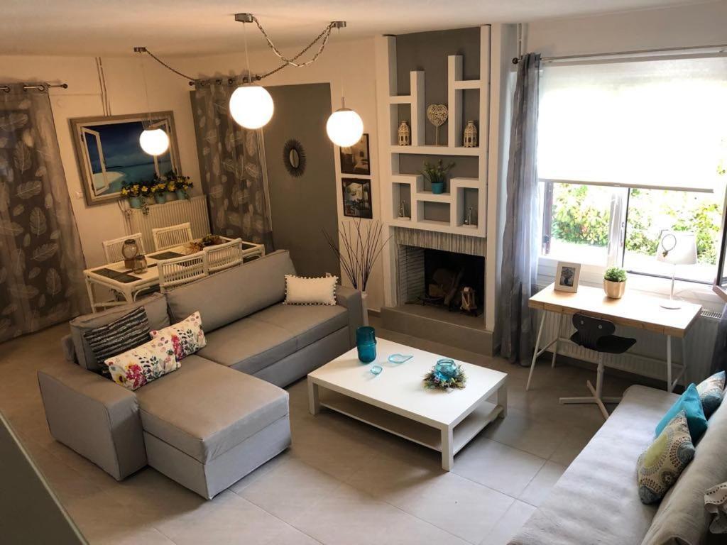 Sofia'S Pearl Beachfront Maisonette Nea Kallikrateia Exterior photo